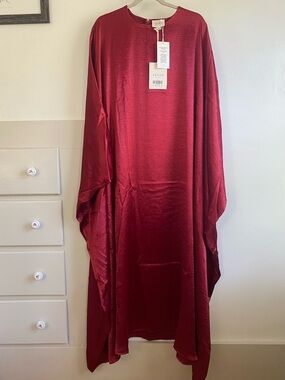 Iridescent Butterfly Inner Tie Abaya Dress-Maroon